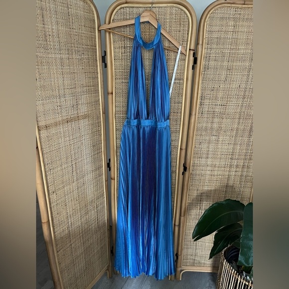 L’IDEE CHATEAU GOWN - MEDITERRANEAN BLUE - Picture 4 of 11